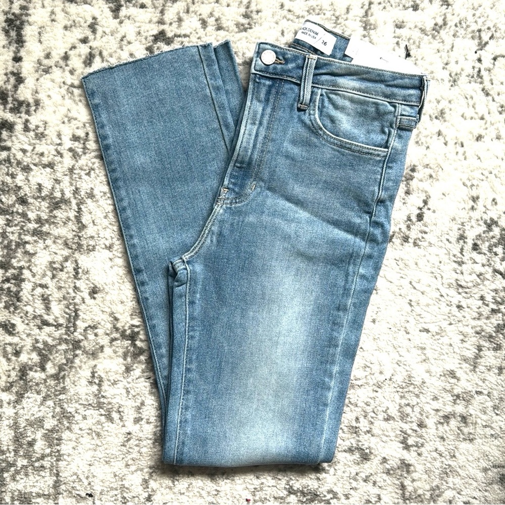 Distressed Cropped Jeans - Picture 4 of 6